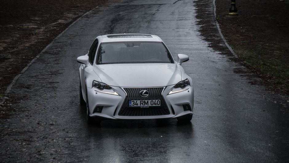 How to Fix Fading or Broken DRLs on Your 2018–2023 Lexus ES200