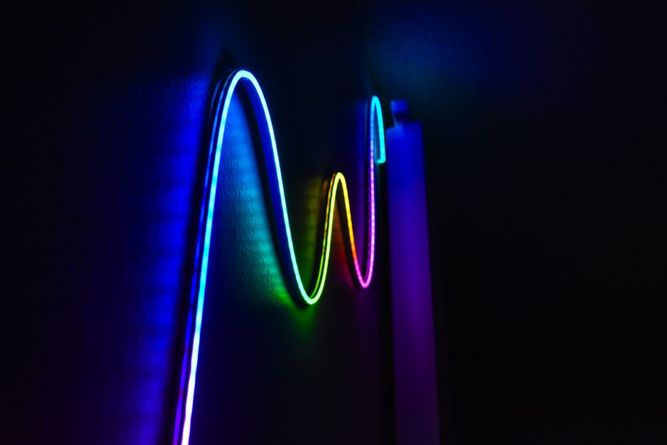 Sourcing LED Light Guide Strips: A Buyer's Guide to Materials, Consistency, and Transit Protection